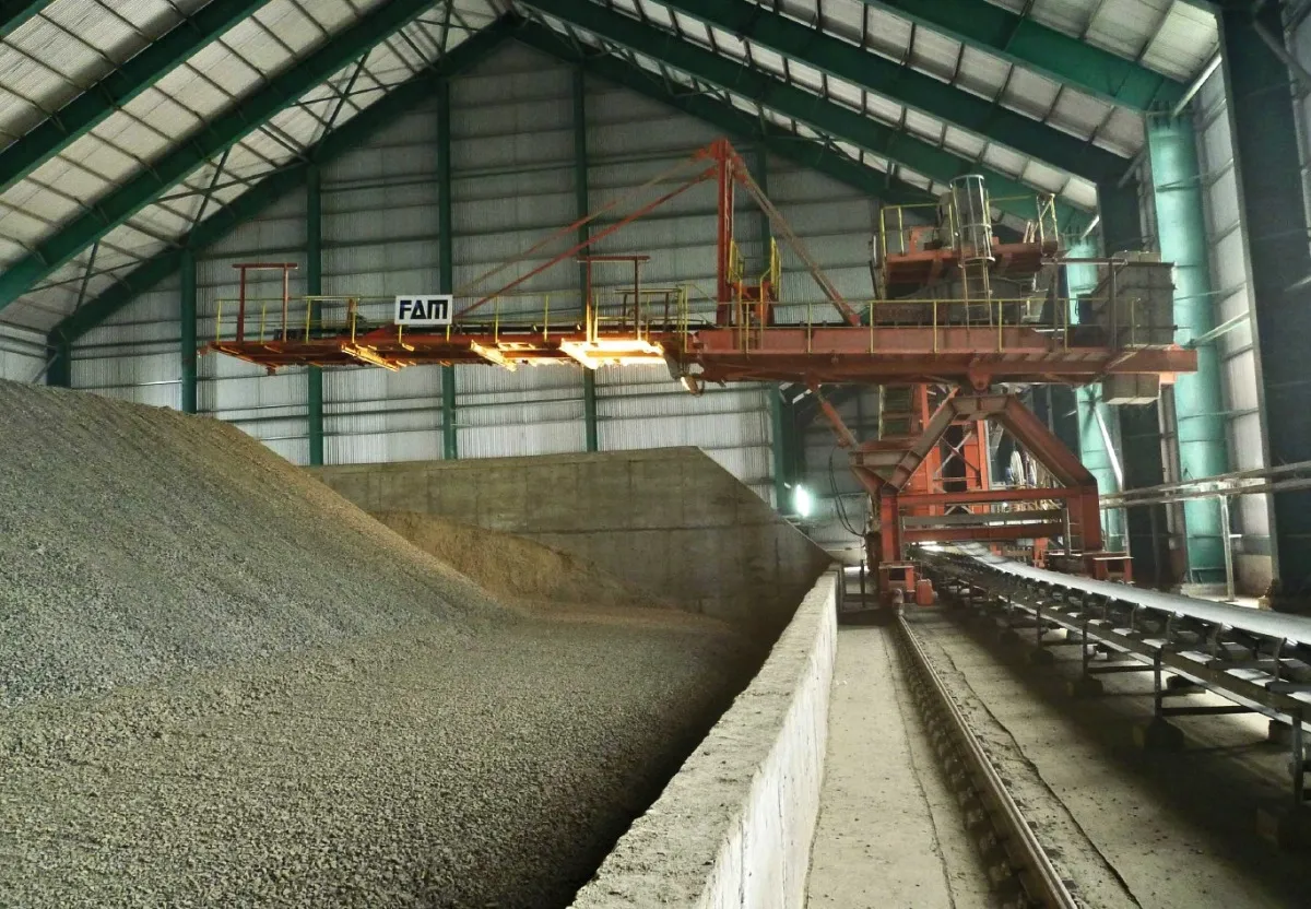Homogenization and storage of raw materials