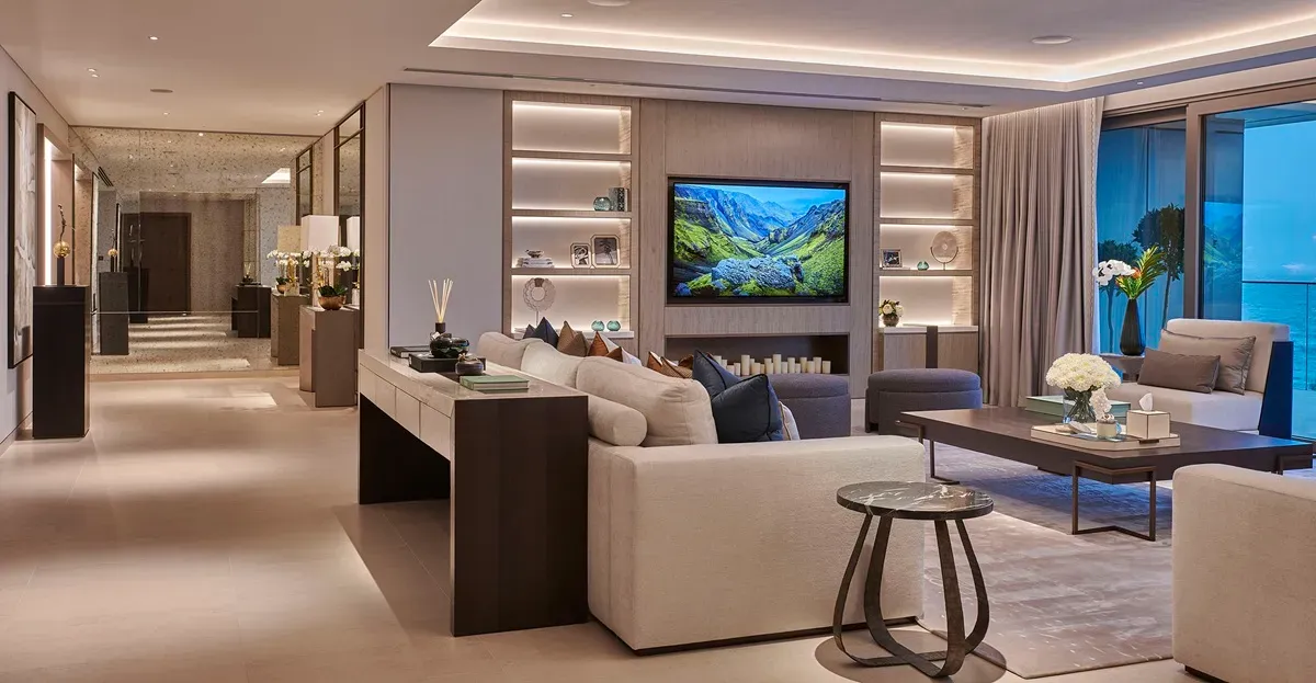 ترتيب الأرائك والإضاءة