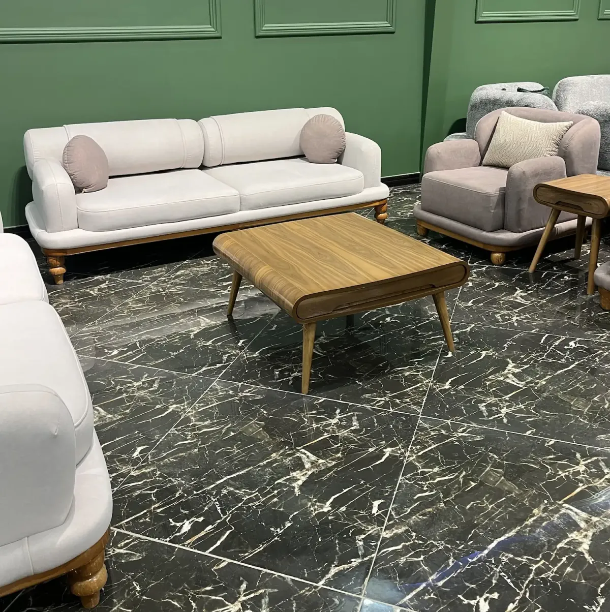 MP 品牌的奢华舒适沙发