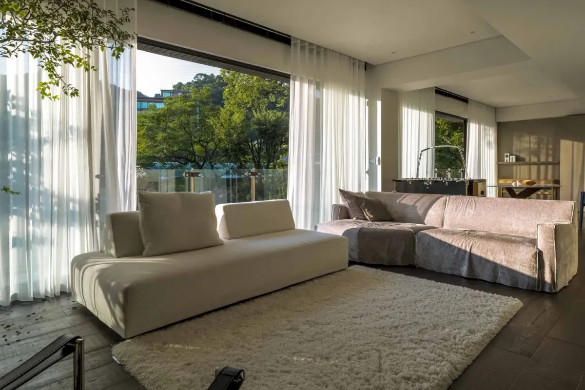 Matching a sofa with curtains