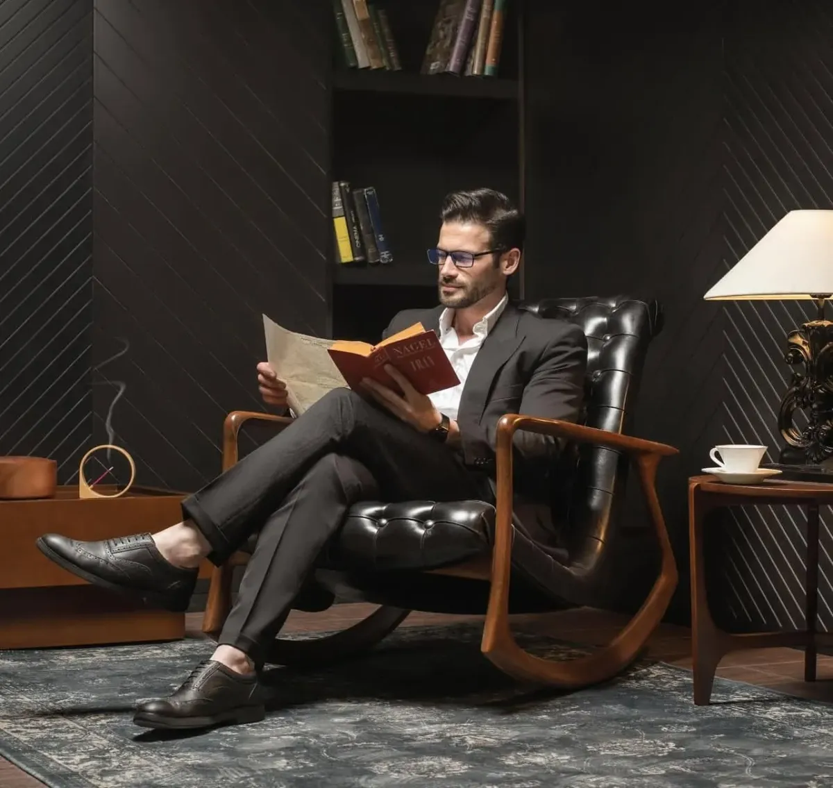 گرەیس و درەوشاوەیی کورسییەکان لە وود و ئارت هاوس