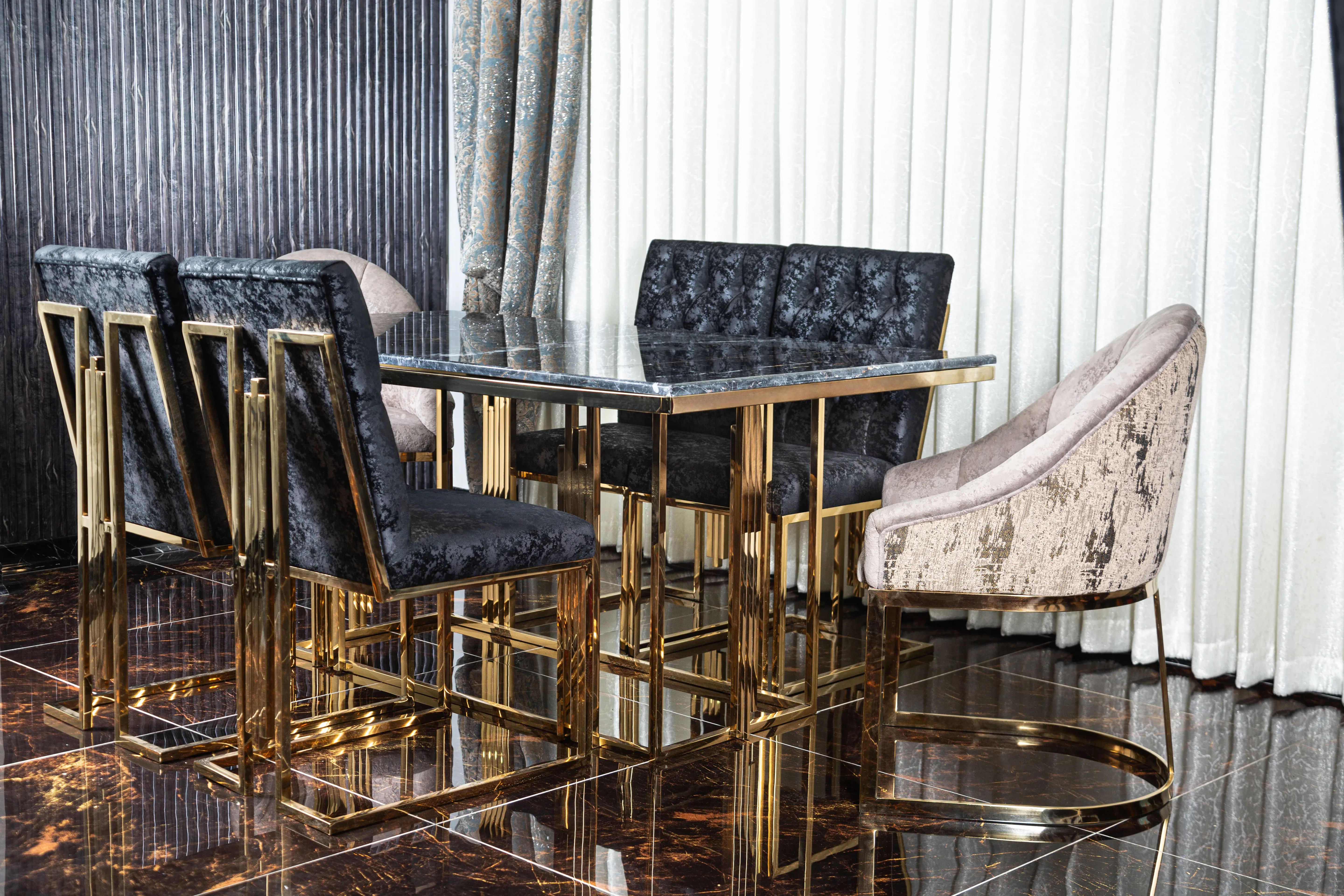 Piano Model Dining Table