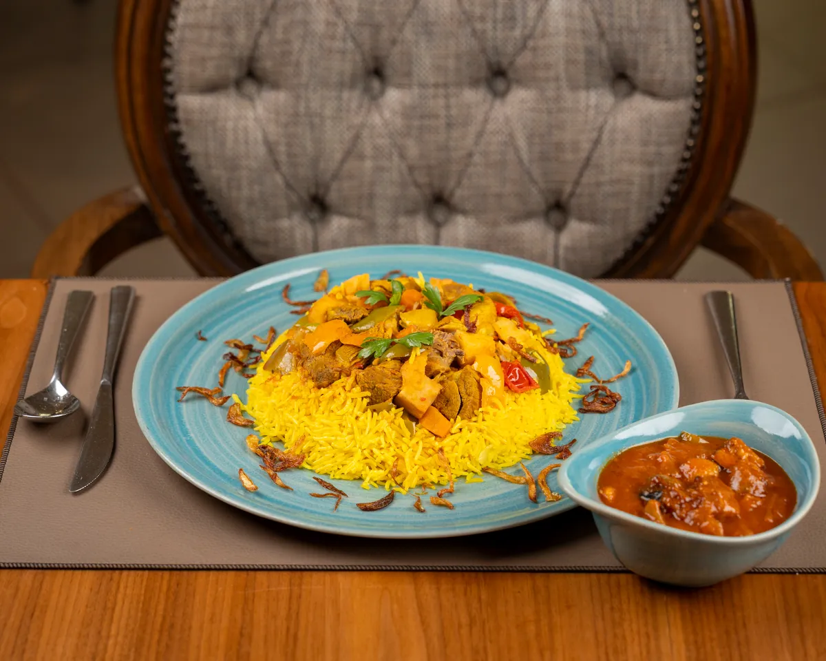 خواردنی ڕۆژهەڵاتی چێشتخانەی سەڵات ئەلئەسماک