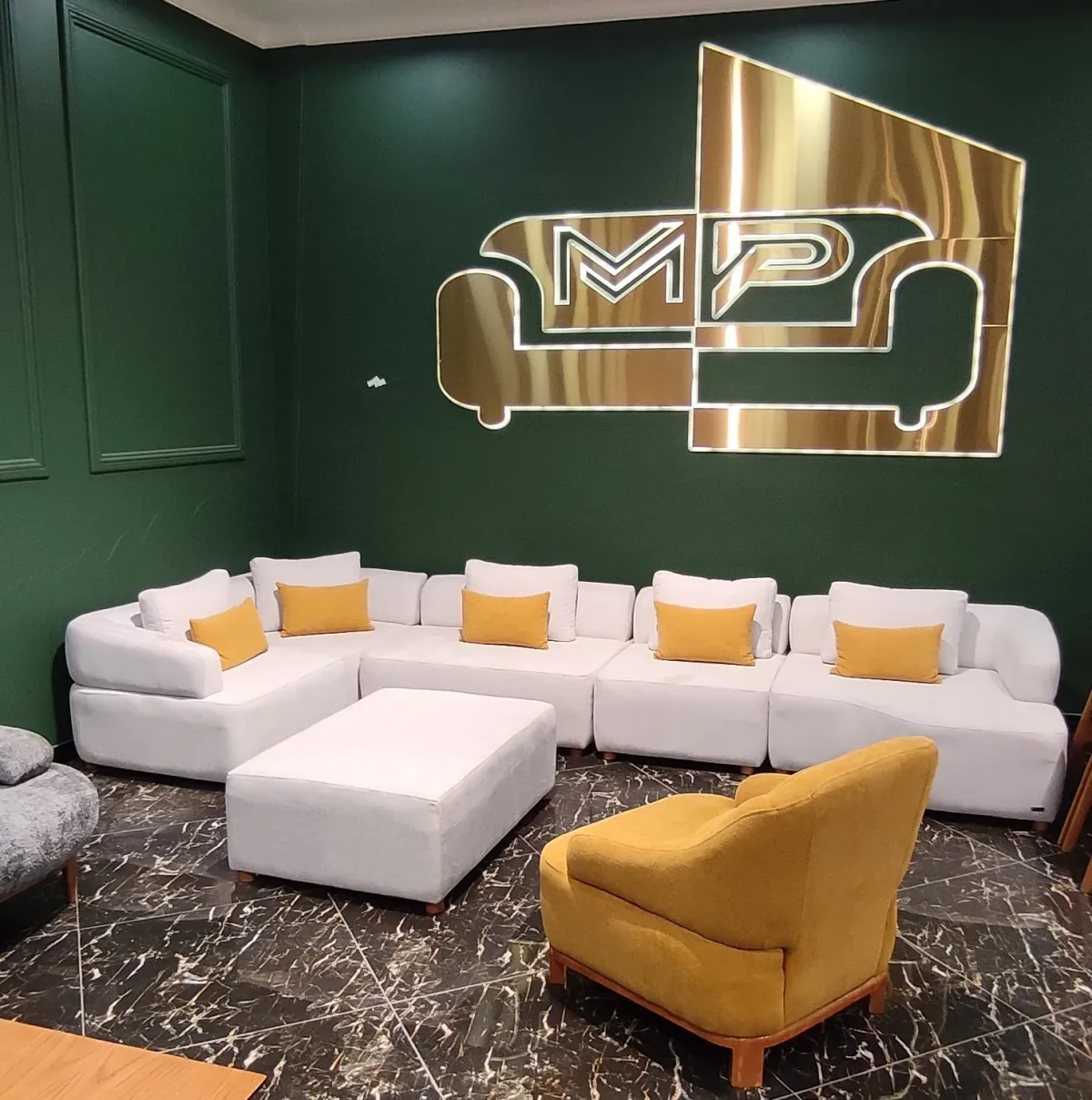 MP 家具的时尚休闲沙发