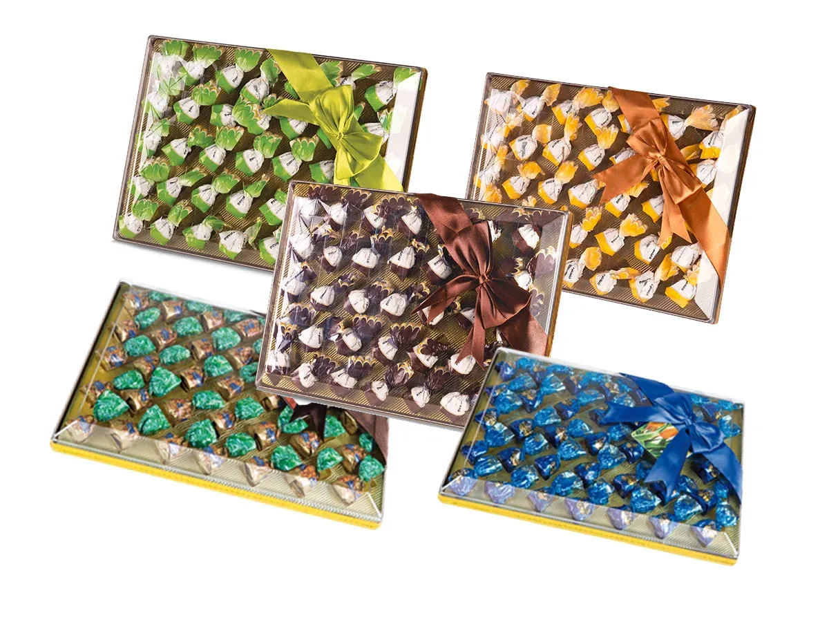 هدية فينوس مع شريط (أناناس، برتقال، توت، تفاح، بني وأزرق)