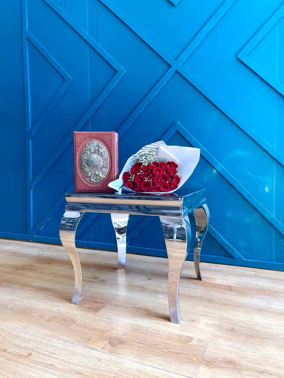  Som Ahoee Model Side Table 