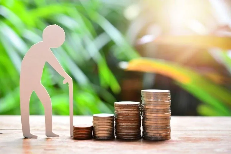 بیمەی تەمەن و پاشەکەوت