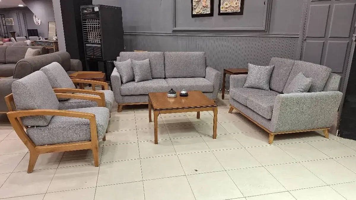 深灰色客厅沙发组合，深灰色沙发