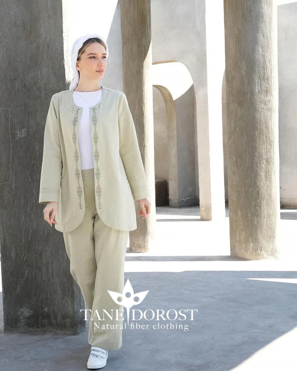 Women Tan Dorost