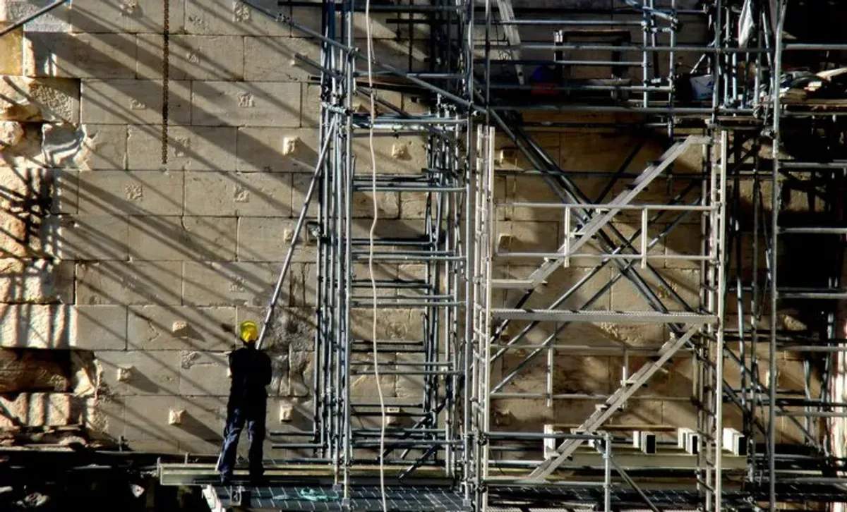 建筑工程金属脚手架服务 | 标准安装与拆除，安全达标