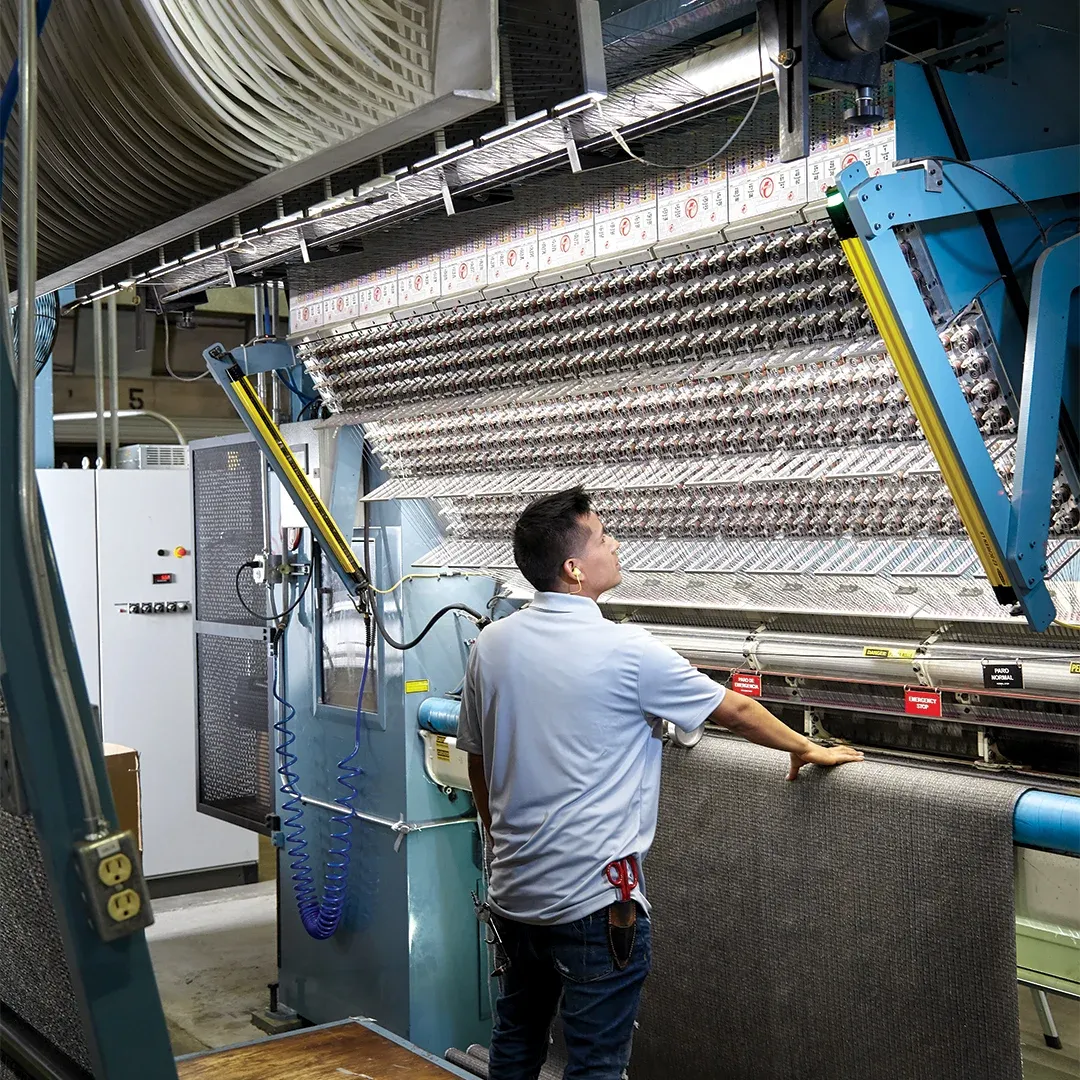 جیاوازی لە شێوازی بەرهەمهێنان و پرۆسەی چنینی قاڵی