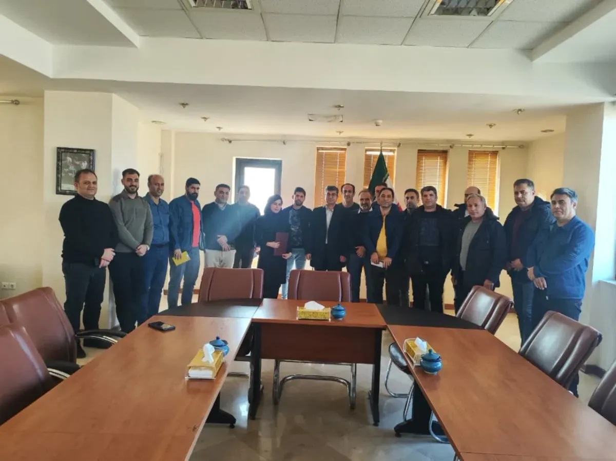 Последний рабочий день госпожи Мехрабан, трудолюбивого и профессионального менеджера по планированию одежды