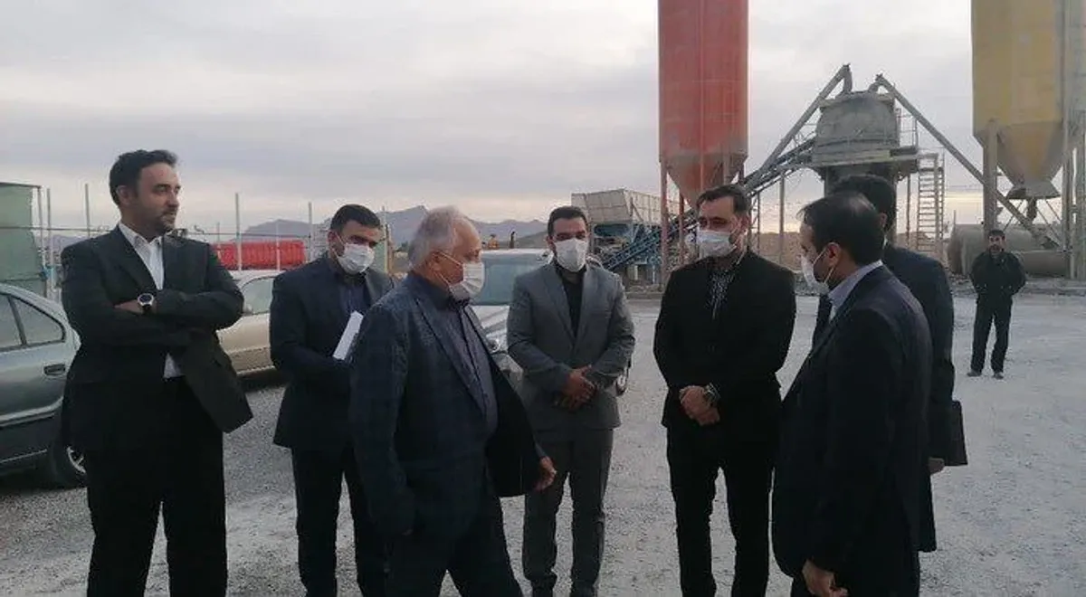 Фоторепортаж инженера Сохраби, заместителя по вопросам жилья в городах, о ходе жилых проектов в шахрестанах Шахин Шахр и Мейме.