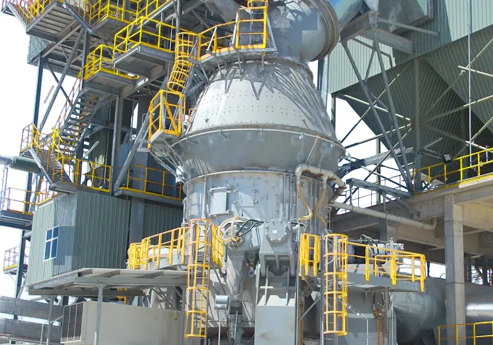 Clinker production and firing of raw materials