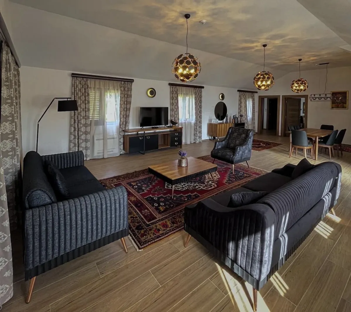 Birinci sınıf malzemelerden yapılmış Kobra Home mobilyaları