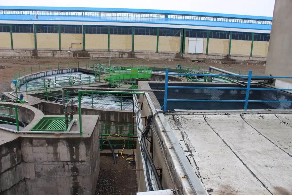 ئاسانکاری بۆ چارەسەرکردنی ئاوی پیسی ئیندیگۆ و بۆیاخکردن و بەکارهێنانی مرۆڤ