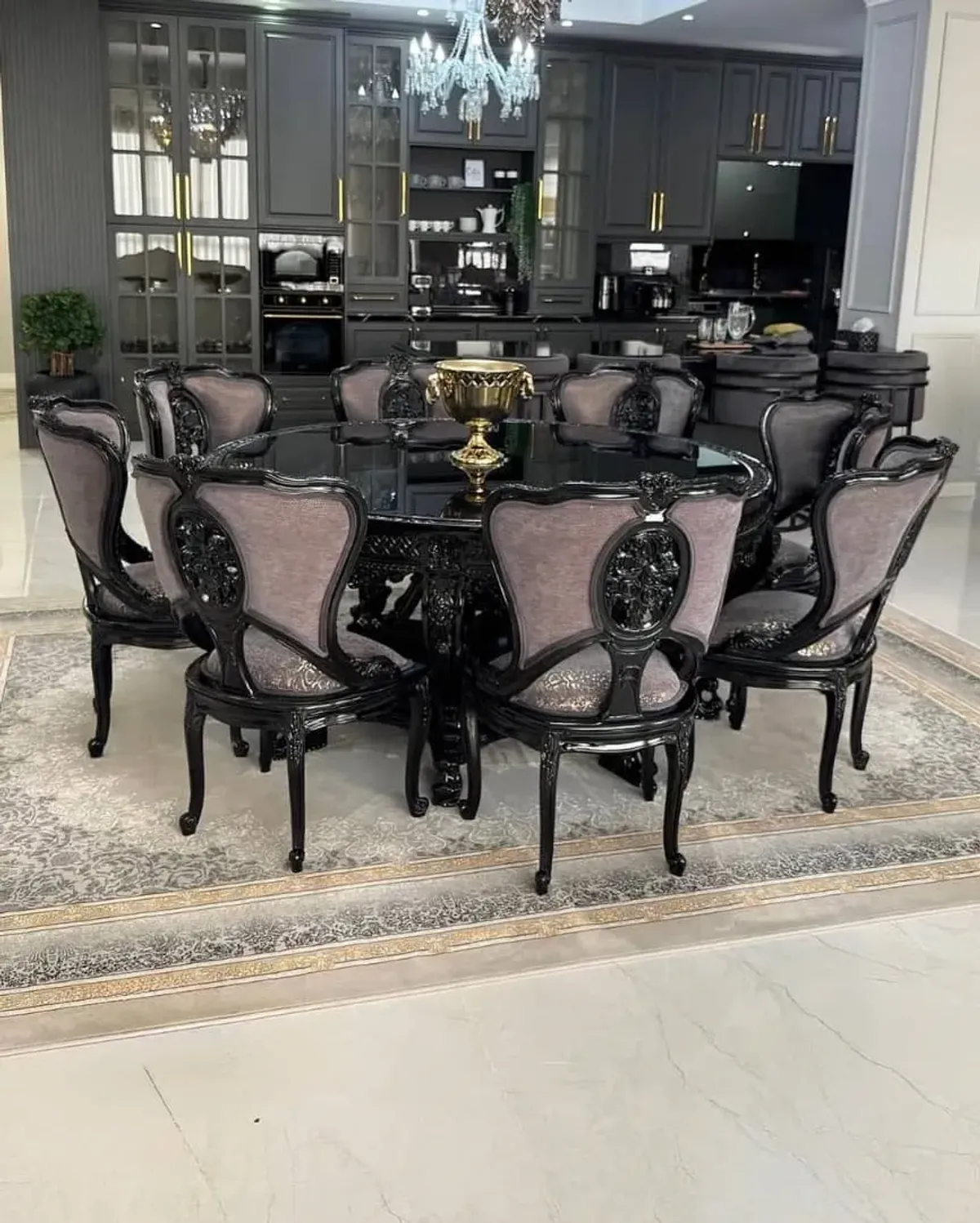 拥有多样色彩搭配的 Nik 家具