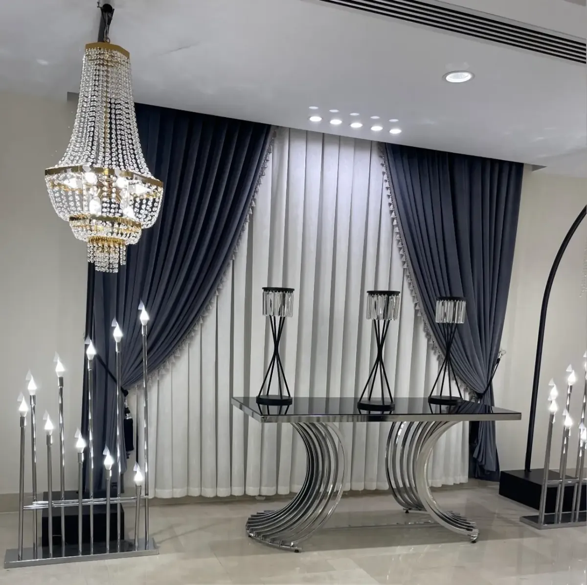 坚固高品质钢制玄关台