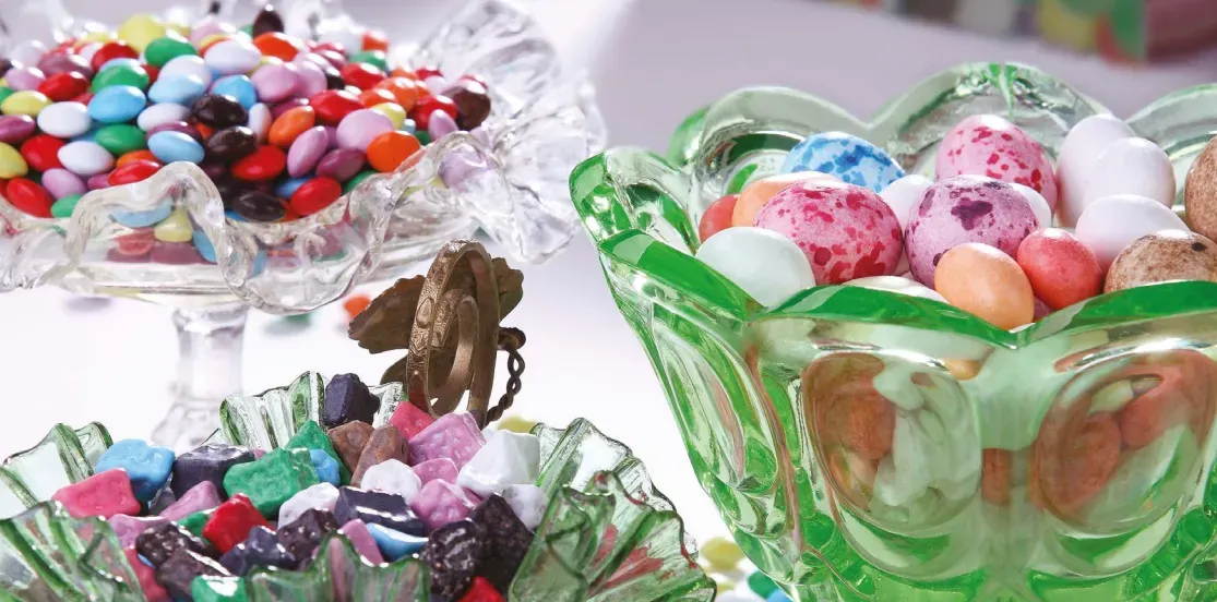 دراژه شکلاتی رنگی